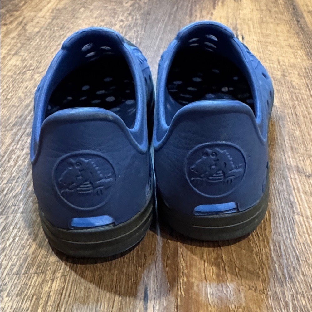 CROCS Blue Water Shoes Kids 12c Slip On Lighweight Pool Beach Grip Sole‎ Summer - Picture 4 of 6